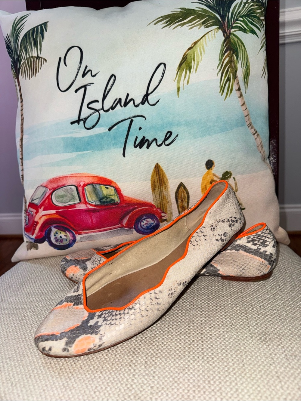 Juicy Couture Jailyn Snake Print Leather Flats Shoes In Cream/Orange Size 9
In E